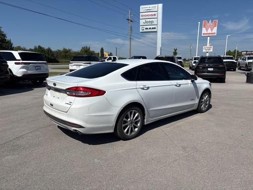 2017 Ford Fusion Hybrid SE