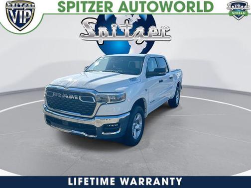 Bright White Clearcoat 2026 RAM 1500 Big Horn/Lone Star