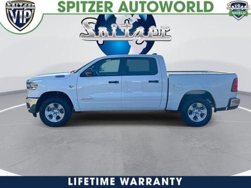 Bright White Clearcoat 2026 RAM 1500 Big Horn/Lone Star