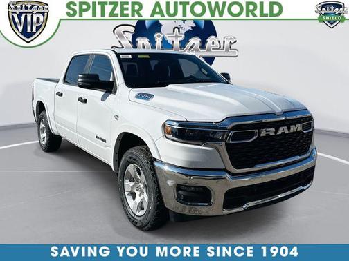 Bright White Clearcoat 2026 RAM 1500 Big Horn/Lone Star