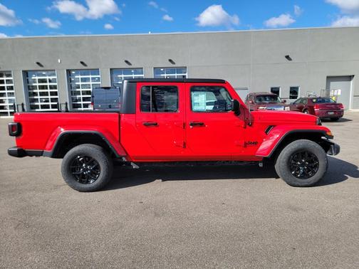 2022 Jeep Gladiator Sport
