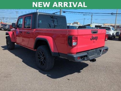 2022 Jeep Gladiator Sport