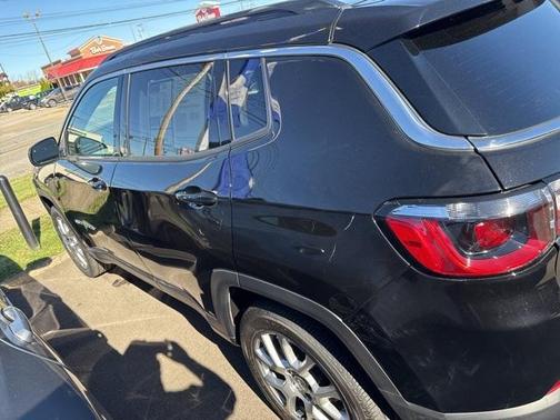 2022 Jeep Compass Latitude Lux
