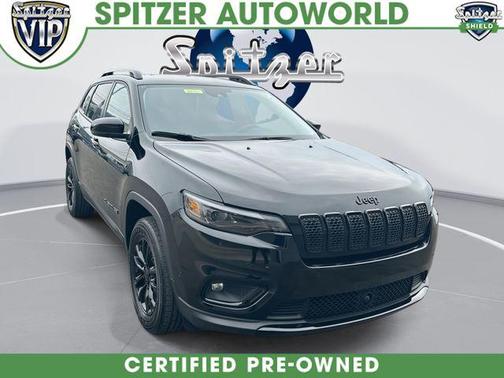 Diamond Black 2023 Jeep Cherokee Altitude Lux