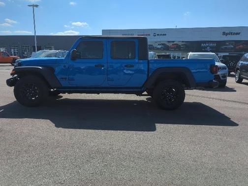 2022 Jeep Gladiator Sport