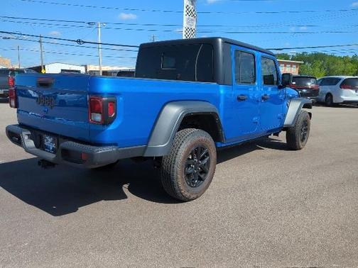 2022 Jeep Gladiator Sport