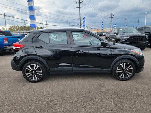 2019 Nissan Kicks SV