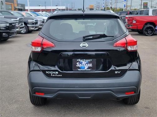 2019 Nissan Kicks SV