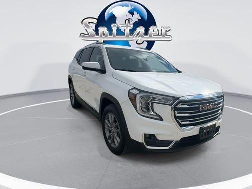 Summit White 2024 GMC Terrain SLT