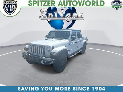 Bright White Clearcoat 2023 Jeep Gladiator Sport