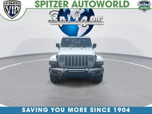 Bright White Clearcoat 2023 Jeep Gladiator Sport