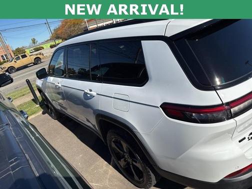 2023 Jeep Grand Cherokee L Laredo