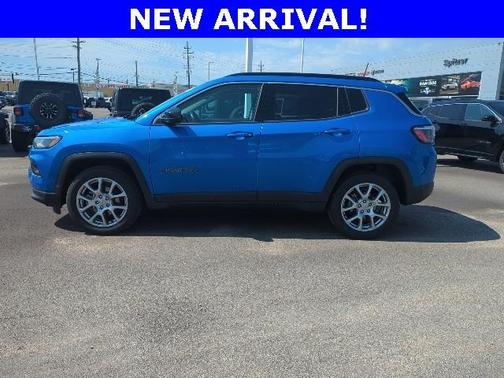 2022 Jeep Compass Latitude Lux