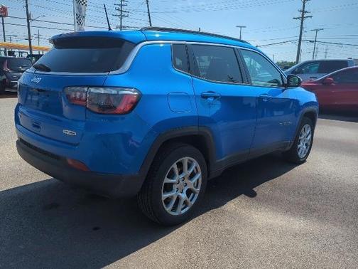 2022 Jeep Compass Latitude Lux