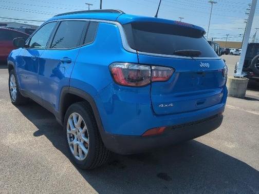 2022 Jeep Compass Latitude Lux
