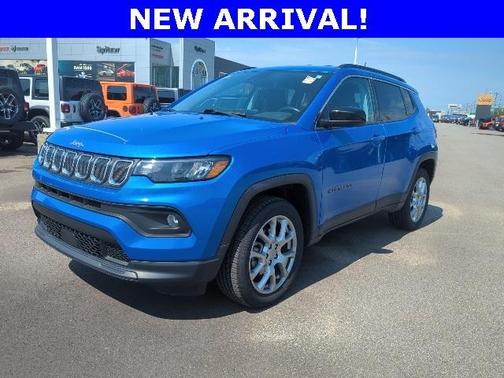 2022 Jeep Compass Latitude Lux