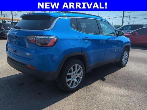 2022 Jeep Compass Latitude Lux