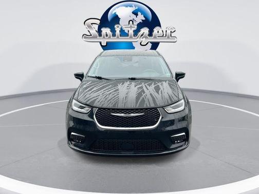 2024 Chrysler Pacifica Touring-L