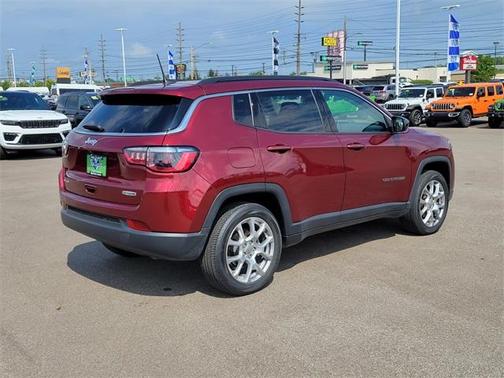 2022 Jeep Compass Latitude Lux