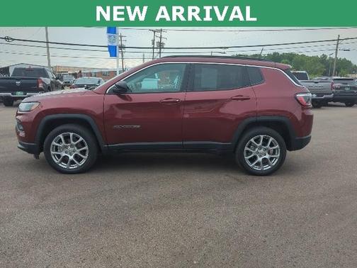 2022 Jeep Compass Latitude Lux