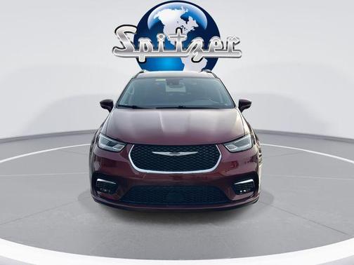 2022 Chrysler Pacifica Touring-L