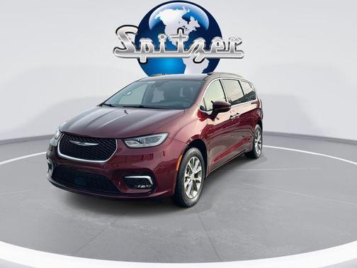 2022 Chrysler Pacifica Touring-L