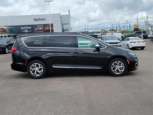 2023 Chrysler Pacifica Limited