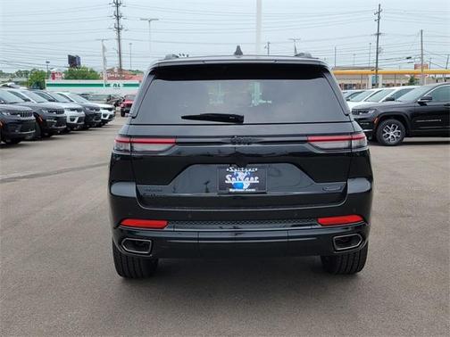 2025 Jeep Grand Cherokee Summit