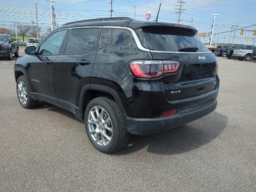 2022 Jeep Compass Latitude Lux