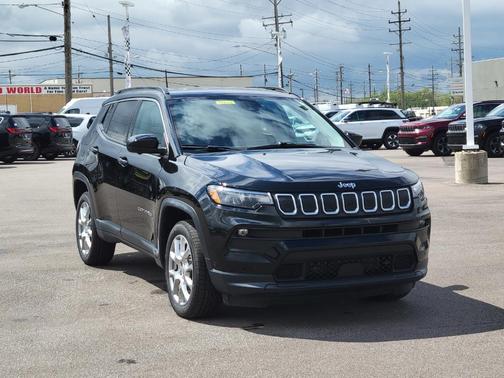 2022 Jeep Compass Latitude Lux
