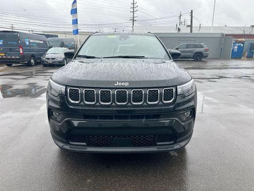 2023 Jeep Compass Latitude Lux