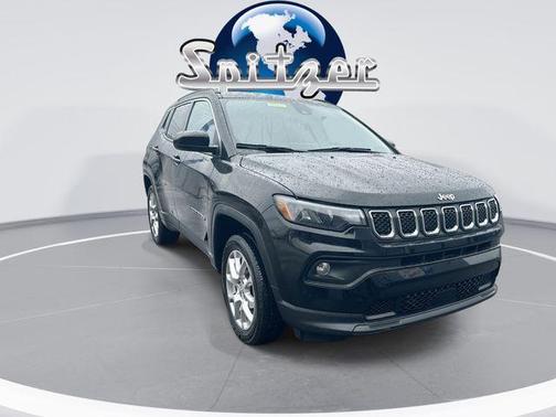 2023 Jeep Compass Latitude Lux