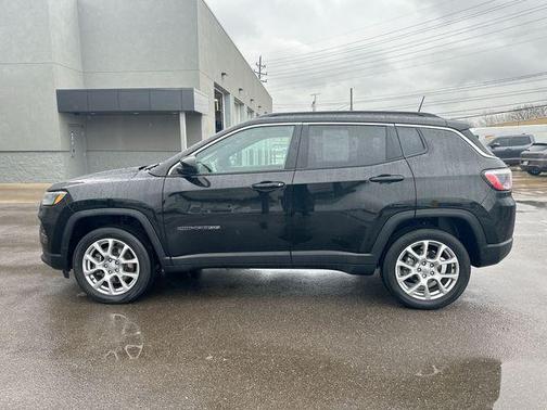 2023 Jeep Compass Latitude Lux