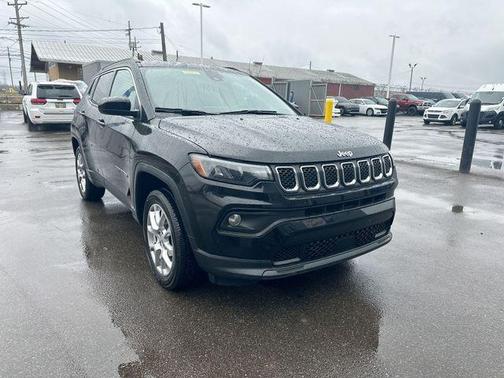 2023 Jeep Compass Latitude Lux
