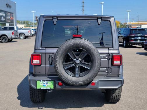 2021 Jeep Wrangler Unlimited Sahara Altitude