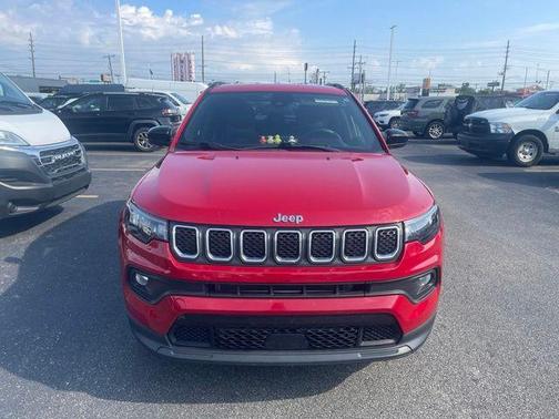 Redline Pearlcoat 2023 Jeep Compass Latitude