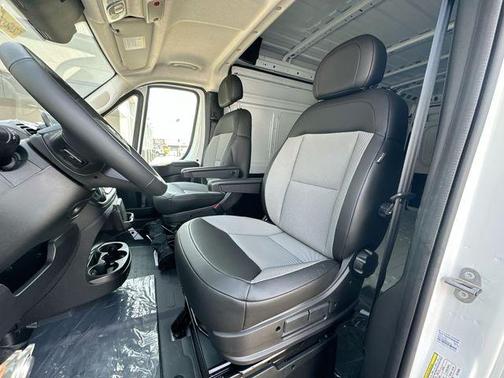 Bright White Clearcoat 2026 RAM ProMaster 2500 High Roof