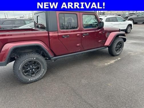 2022 Jeep Gladiator Sport