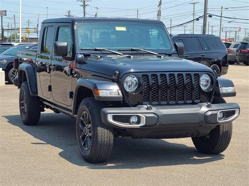 2022 Jeep Gladiator Sport