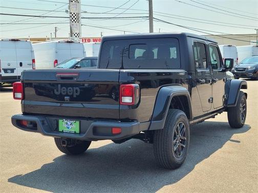 2022 Jeep Gladiator Sport