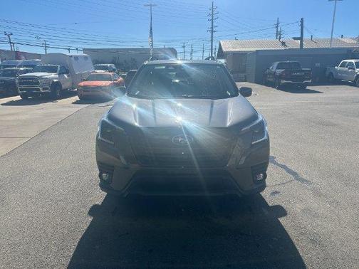 Magnetite Gray Metallic 2024 Subaru Forester Premium