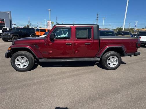 2022 Jeep Gladiator Sport