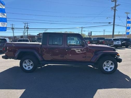 2022 Jeep Gladiator Sport