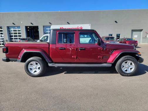 2022 Jeep Gladiator Sport