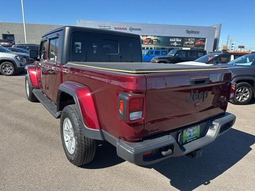 2022 Jeep Gladiator Sport