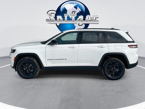 2026 Jeep Grand Cherokee Laredo