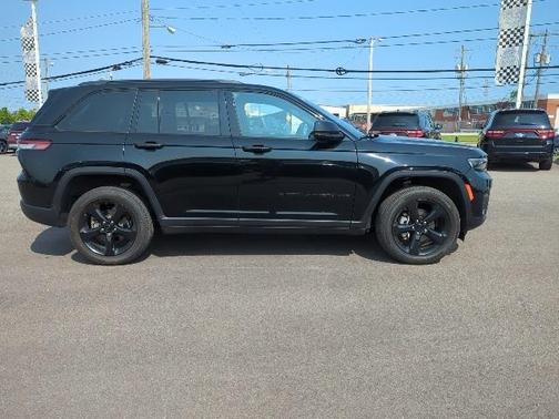 2023 Jeep Grand Cherokee Altitude