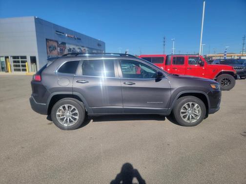 2022 Jeep Cherokee Latitude Lux