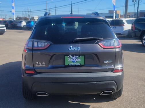2022 Jeep Cherokee Latitude Lux