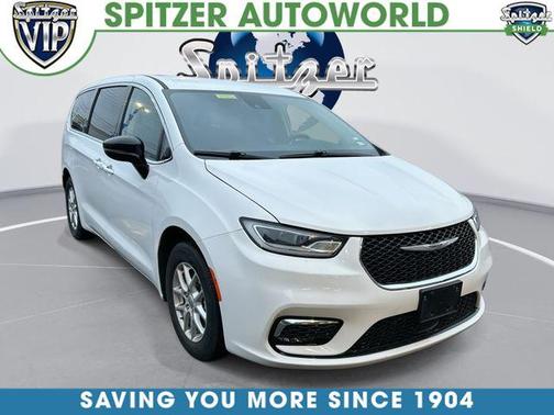 2024 Chrysler Pacifica Touring-L